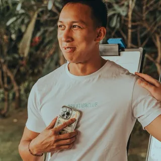 Dong, Co-Host